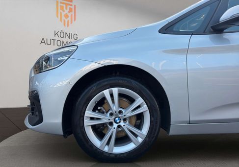 BMW 216, 2019