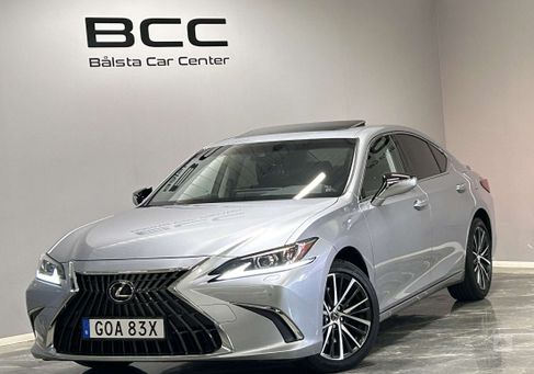 Lexus ES, 2025