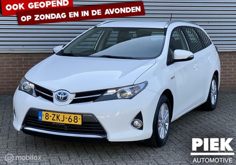 Toyota Auris, 2015