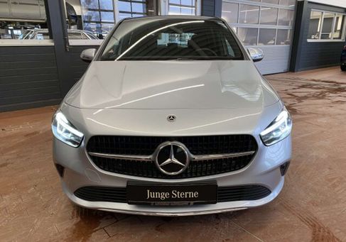 Mercedes-Benz B 180, 2024 3