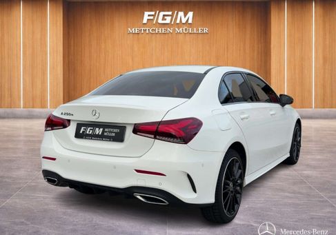 Mercedes-Benz A 250, 2022 3