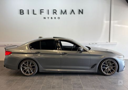 BMW M550, 2017