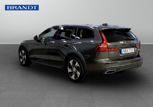 Volvo V60 Cross Country, 2021