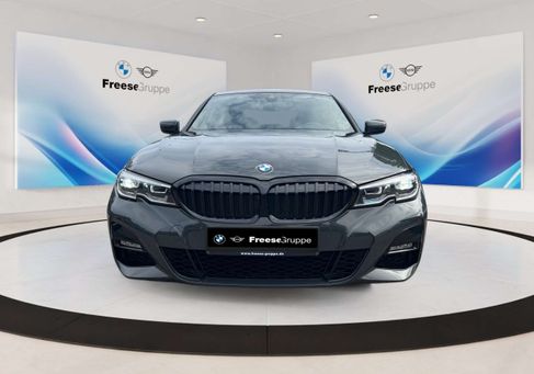 BMW 330, 2020
