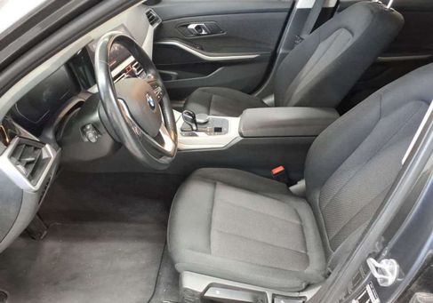 BMW 318, 2022