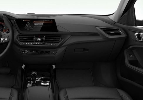 BMW 118, 2021