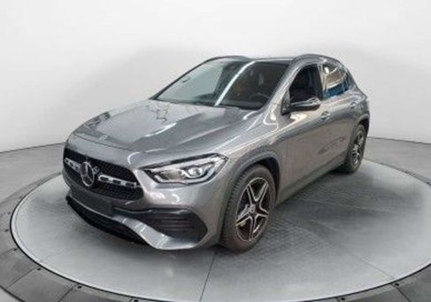 Mercedes-Benz GLA 200, 2021