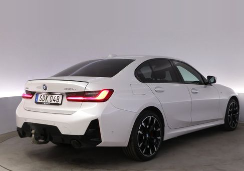 BMW 330, 2025