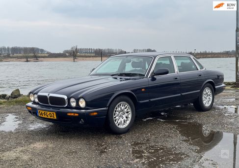 Jaguar XJ, 2000