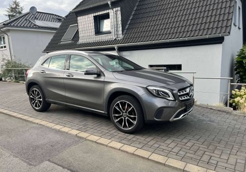 Mercedes-Benz GLA 180, 2018