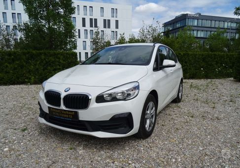 BMW 216, 2018