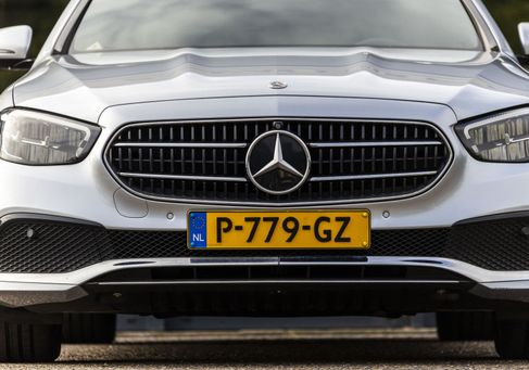 Mercedes-Benz E 300, 2022 3
