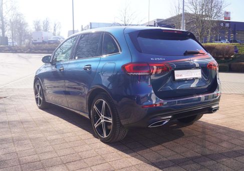 Mercedes-Benz B 250, 2022