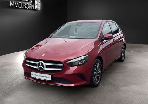 Mercedes-Benz B 180, 2022