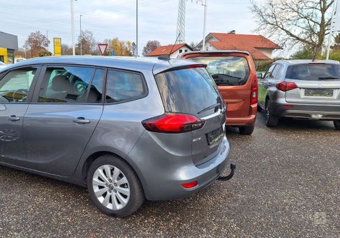 Opel Zafira, 2018