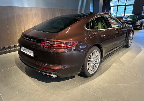 Porsche Panamera, 2018
