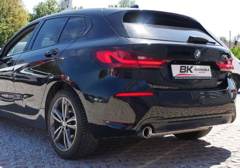 BMW 118, 2022