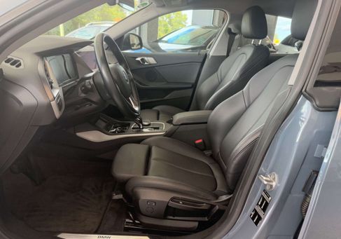 BMW 216, 2021 3