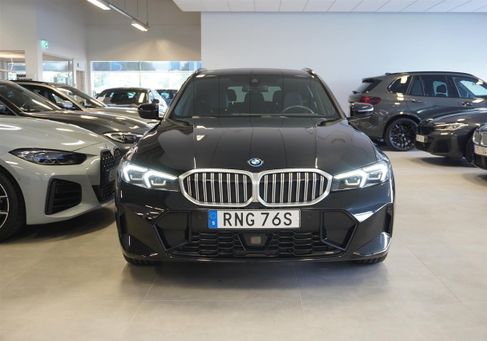 BMW 330, 2025