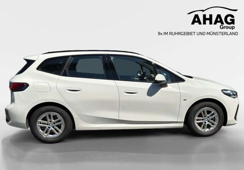 BMW 220, 2025 3