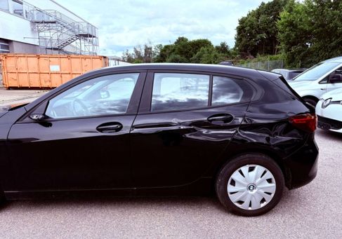 BMW 116, 2021