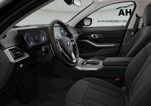 BMW 320, 2023 3