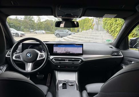 BMW 330, 2022 3