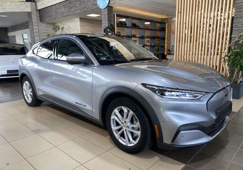 Ford Mustang Mach-E, 2021