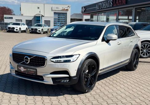 Volvo V90 Cross Country, 2017