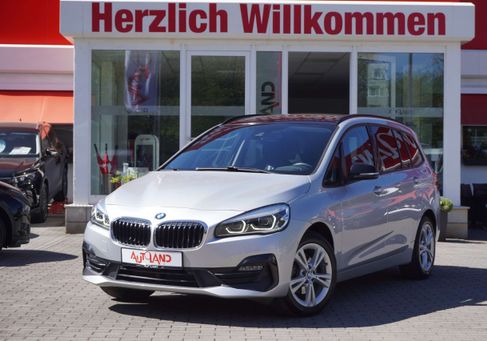BMW 216, 2019