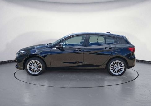 BMW 118, 2022