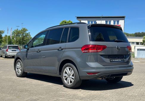 Volkswagen Touran, 2021 3
