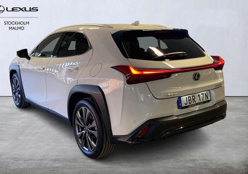 Lexus UX, 2025