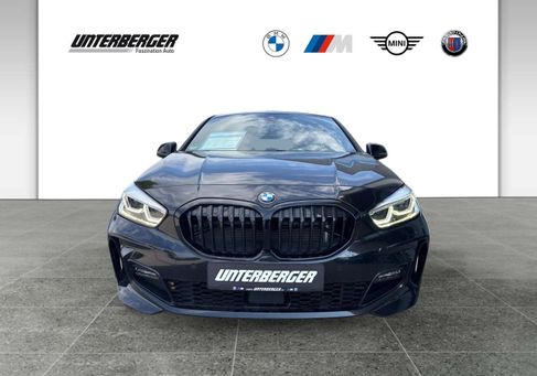 BMW 118, 2022