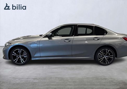 BMW 330, 2025 3