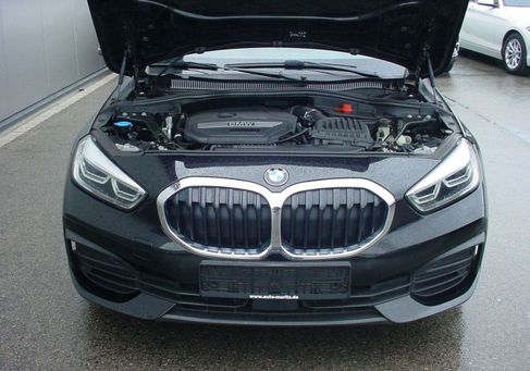 BMW 118, 2022