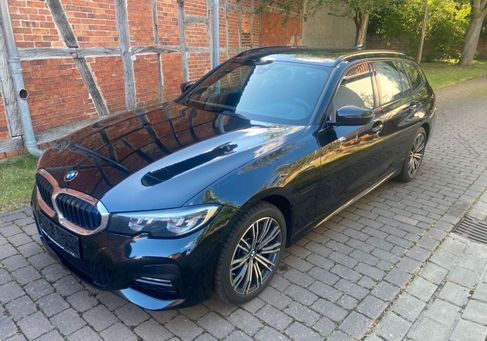 BMW 330, 2020