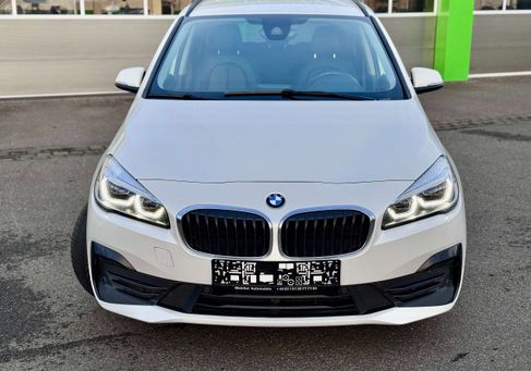 BMW 216, 2022