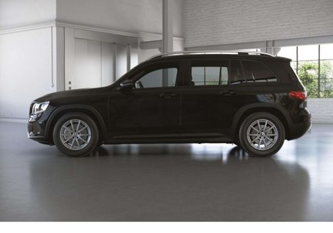 Mercedes-Benz GLB 200, 2023