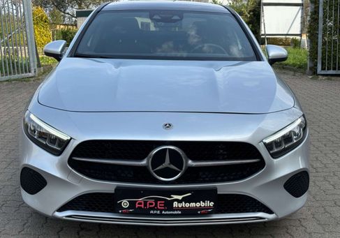 Mercedes-Benz A 200, 2023