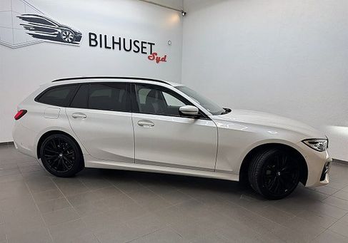 BMW 330, 2022