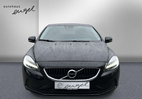 Volvo V40, 2018