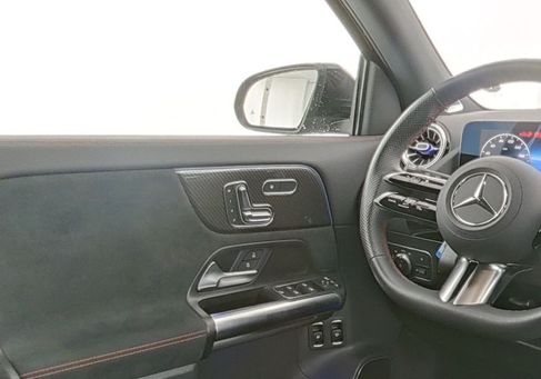 Mercedes-Benz GLA 250, 2025