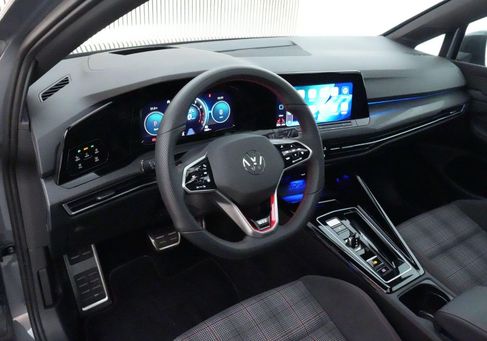 Volkswagen Golf, 2024 3