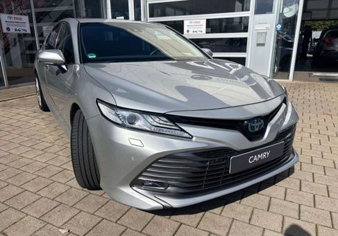 Toyota Camry, 2019 3