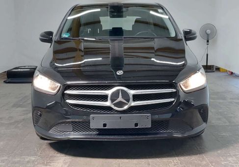 Mercedes-Benz B 200, 2021 3