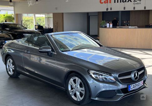Mercedes-Benz 220, 2017