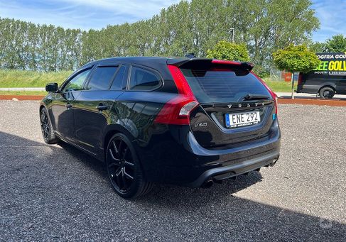 Volvo V60, 2015