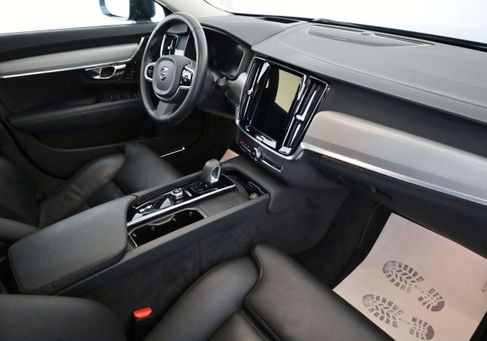Volvo V90 Cross Country, 2022