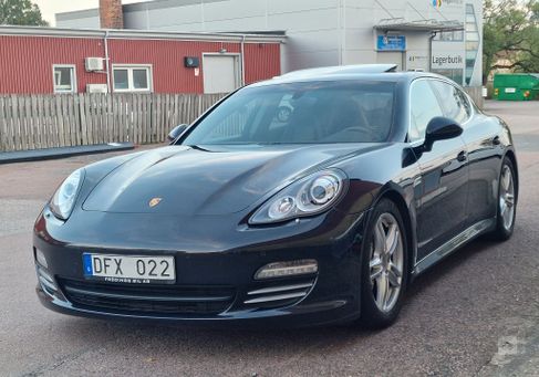 Porsche Panamera, 2012